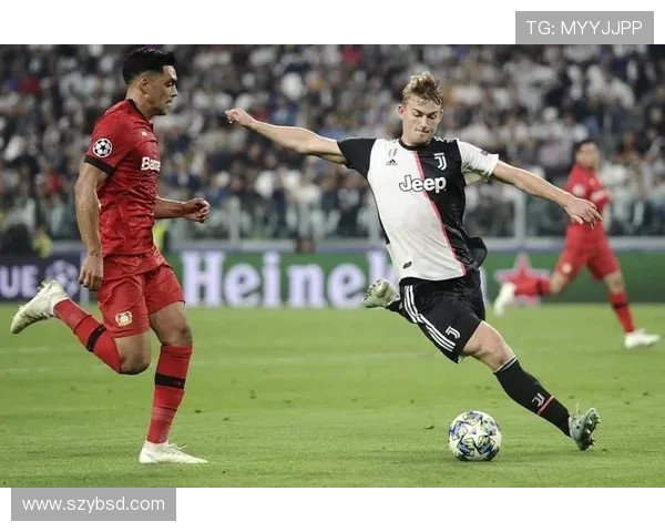 德里赫特称球队比赛强度达标全员表现出色展现整体良好竞技状态